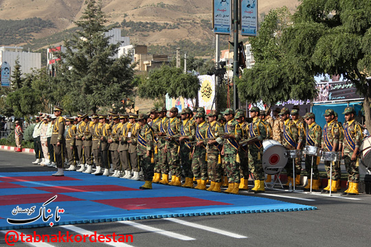 برگزاری‌ رژه ‌نیروهای‌ مسلح‌ در کردستان+تصاویر