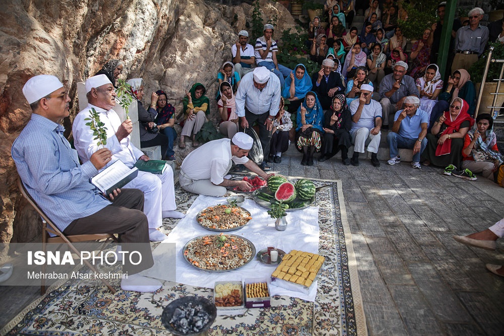 هم‌نشینی زرتشتیان در زیارتگاه چک‌چک +عکس