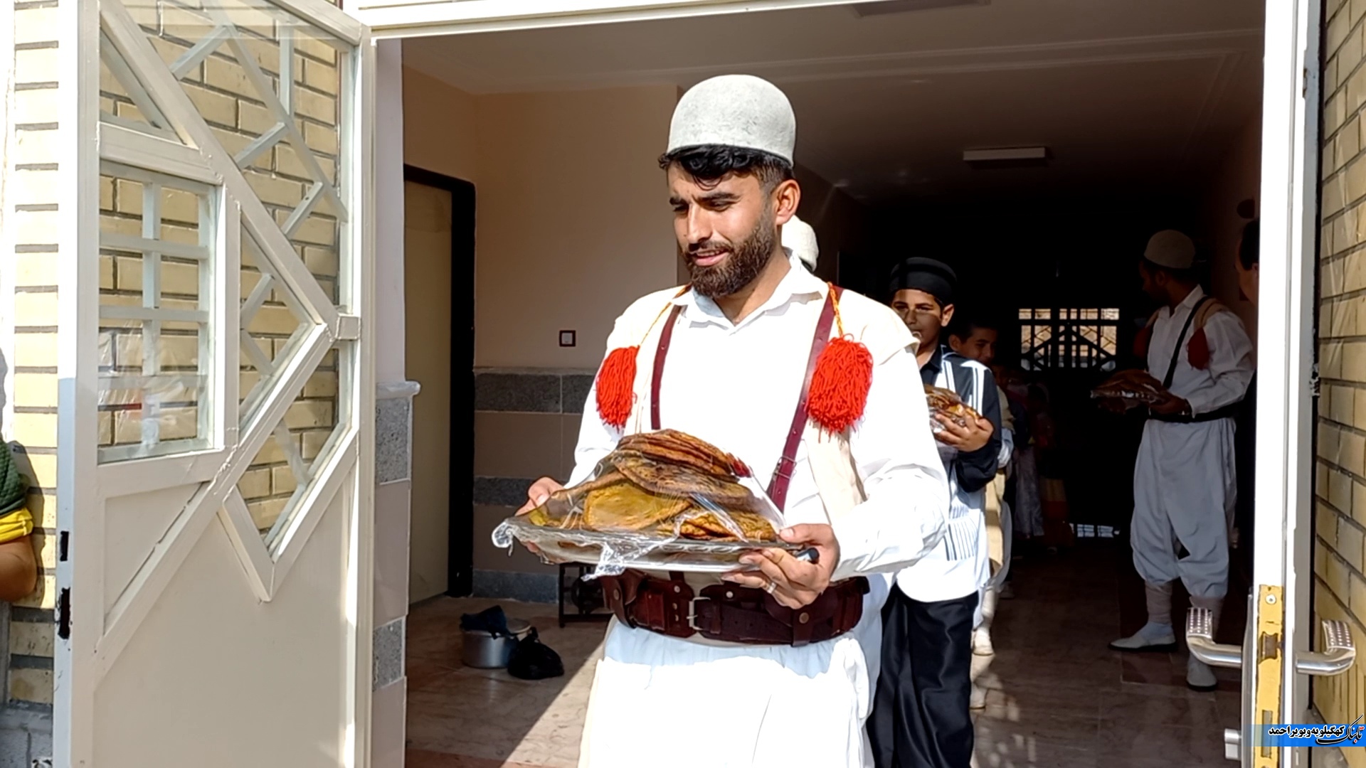 میزبانی دبستان انقلاب لنده از جشنواره بومی و محلی+فیلم