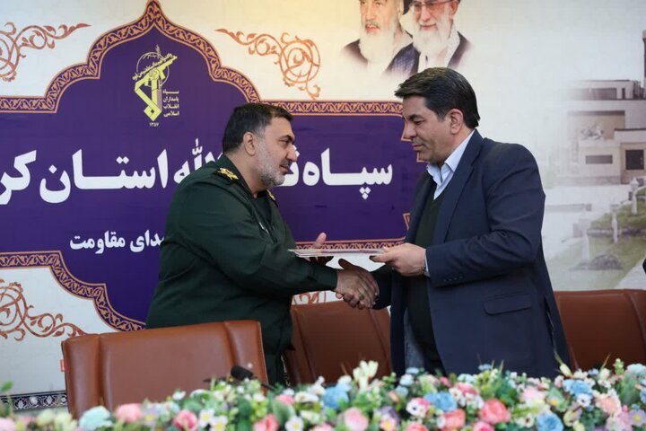 تقدیر استاندار کرمان از تلاش های سپاه ثارالله در بخش تامین امنیت تقدیر استاندار کرمان از تلاش های سپاه ثارالله در بخش تامین امنیت