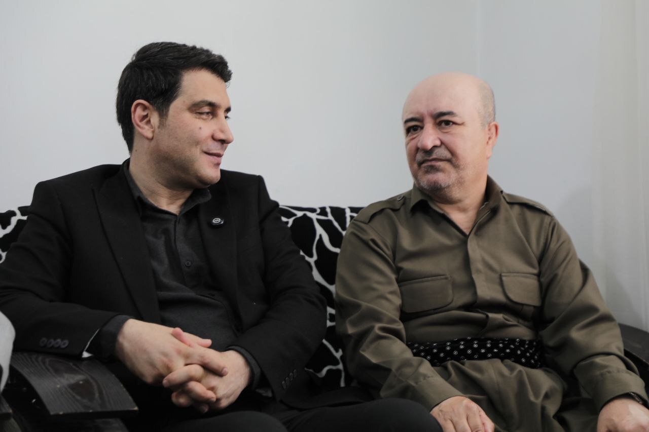 دیدار استاندار کردستان با معلم فداکار مریوانی دیدار استاندار کردستان با معلم فداکار مریوانی