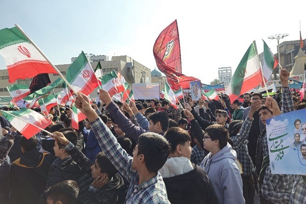 راهپیمایی باشکوه ۱۳ آبان در مشهد برگزار شد/ استوار برابر استکبار
