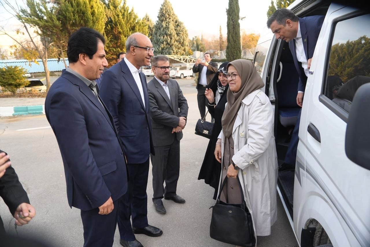 حضور معاون رئیس‌جمهور در کرمانشاه؛ آغاز سفر یک‌روزه فرزانه انصاری به استان